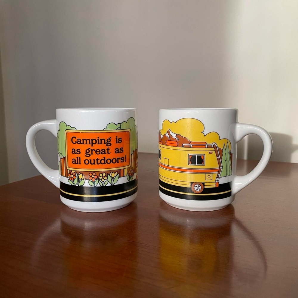 Pair‎ set of two vintage camping mugs Winnebago outdoors